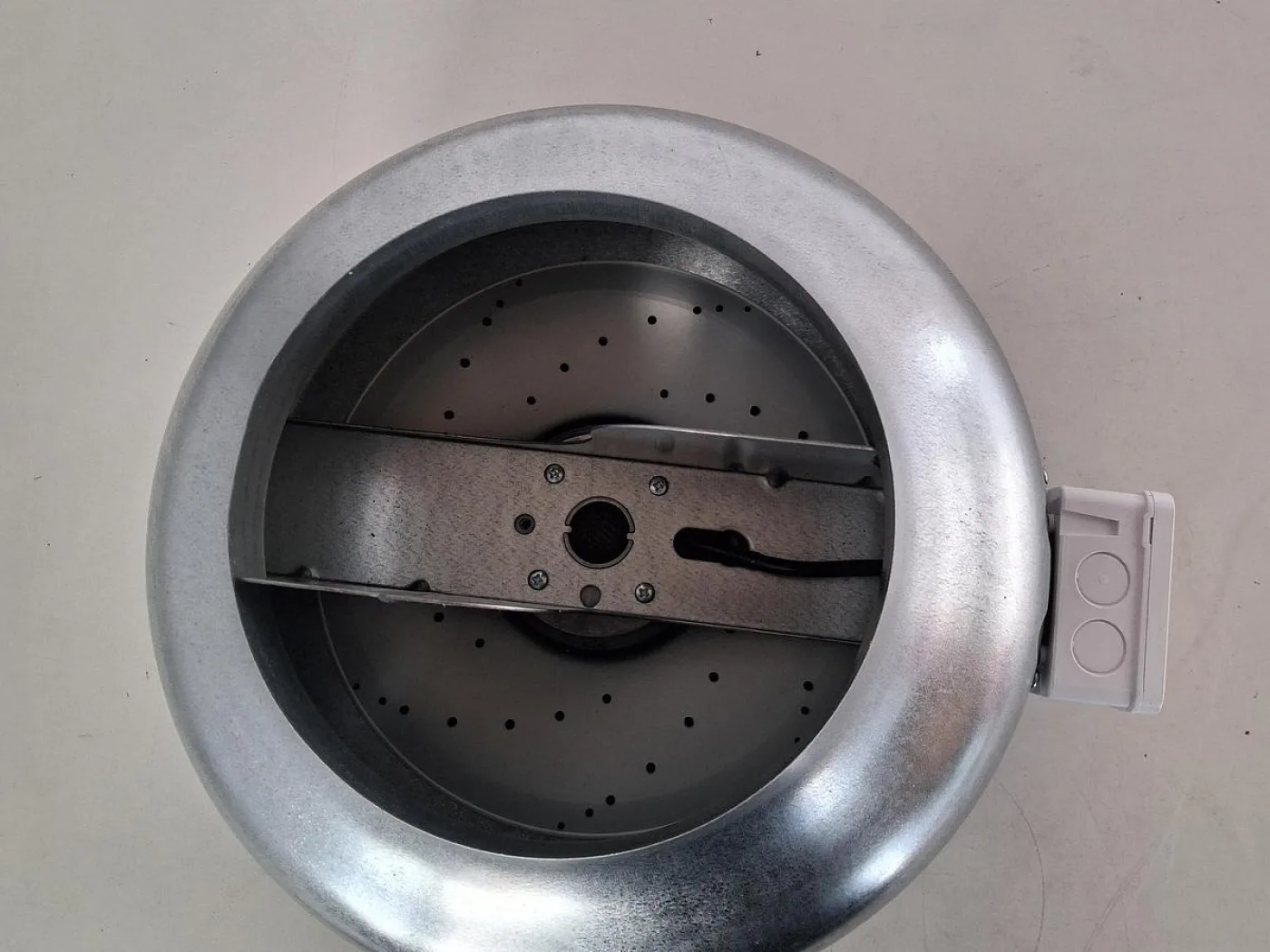 Helios RR EC 250 Radial-Rohrventilator - 5