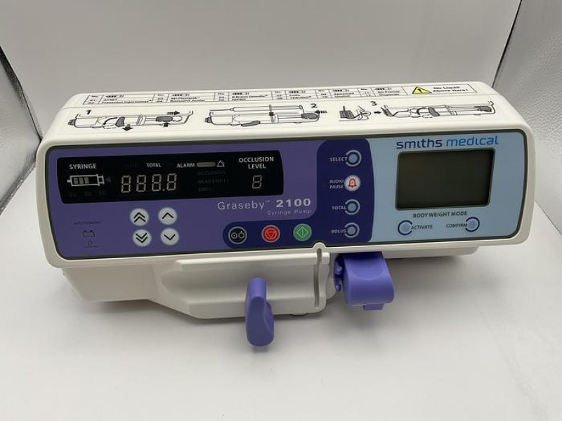 Graseby 2100 Syringe Pump