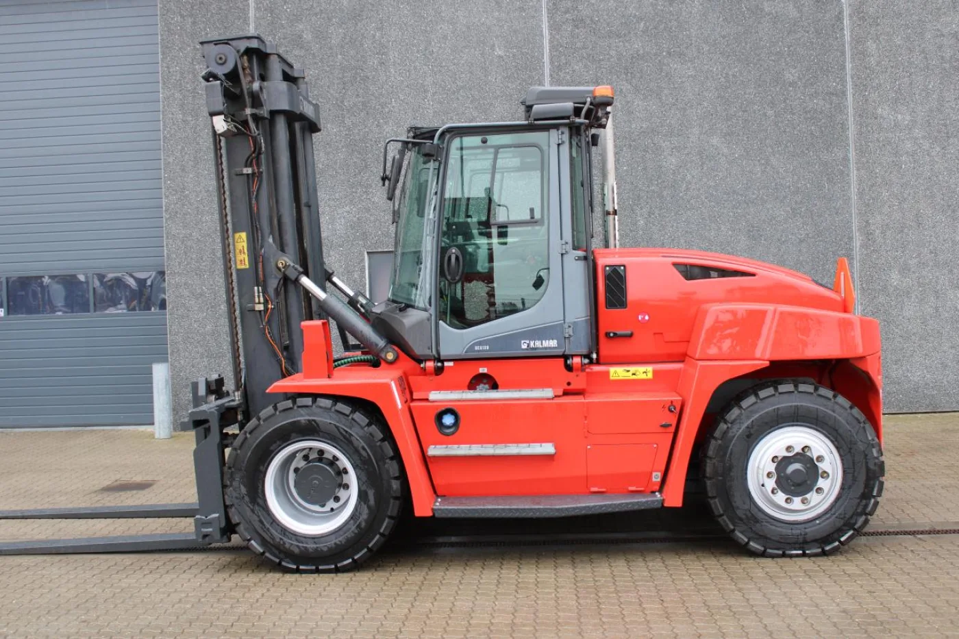 Kalmar DCG120-6 - 1