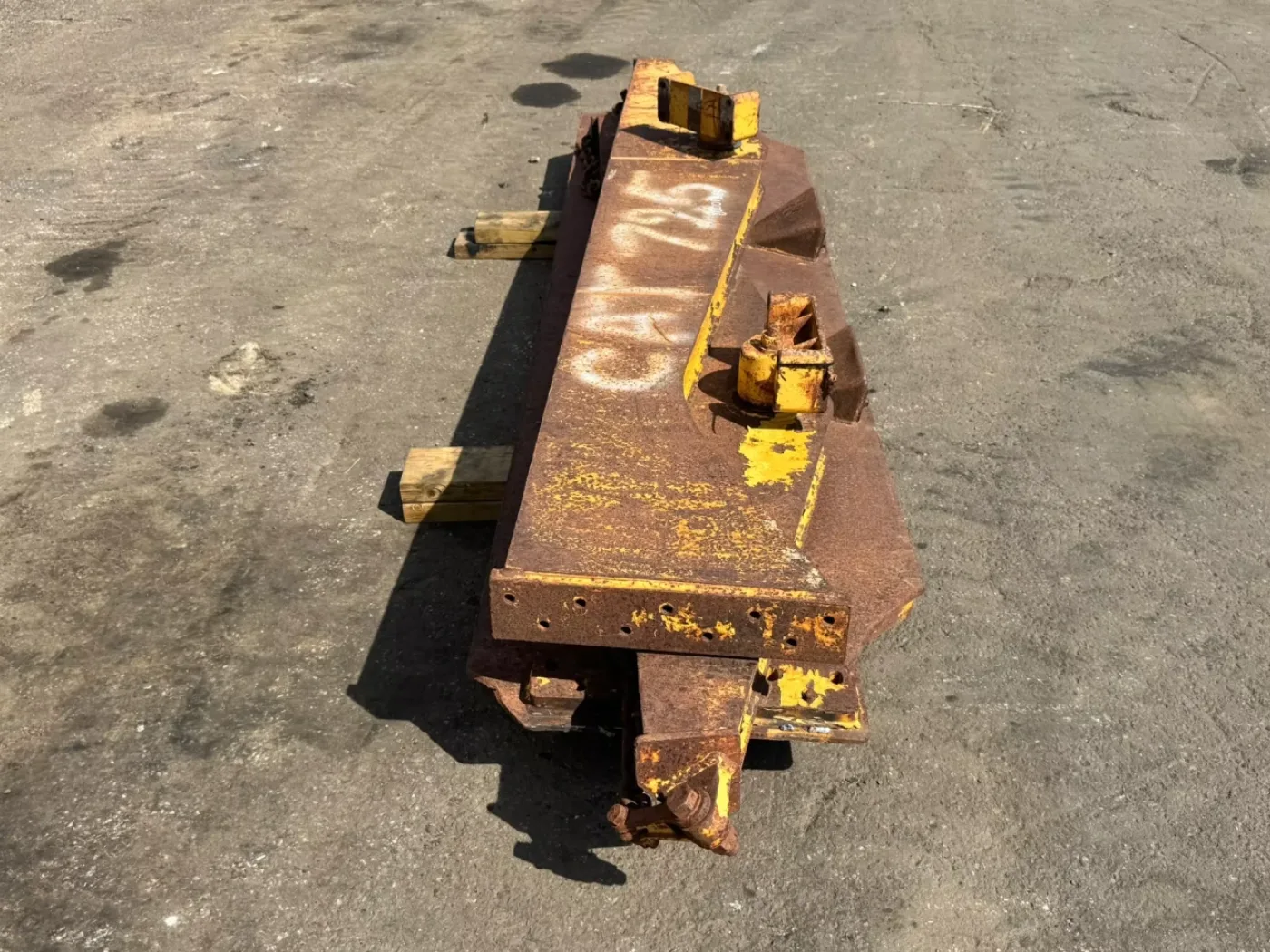 Caterpillar Tail gate 725 - 4