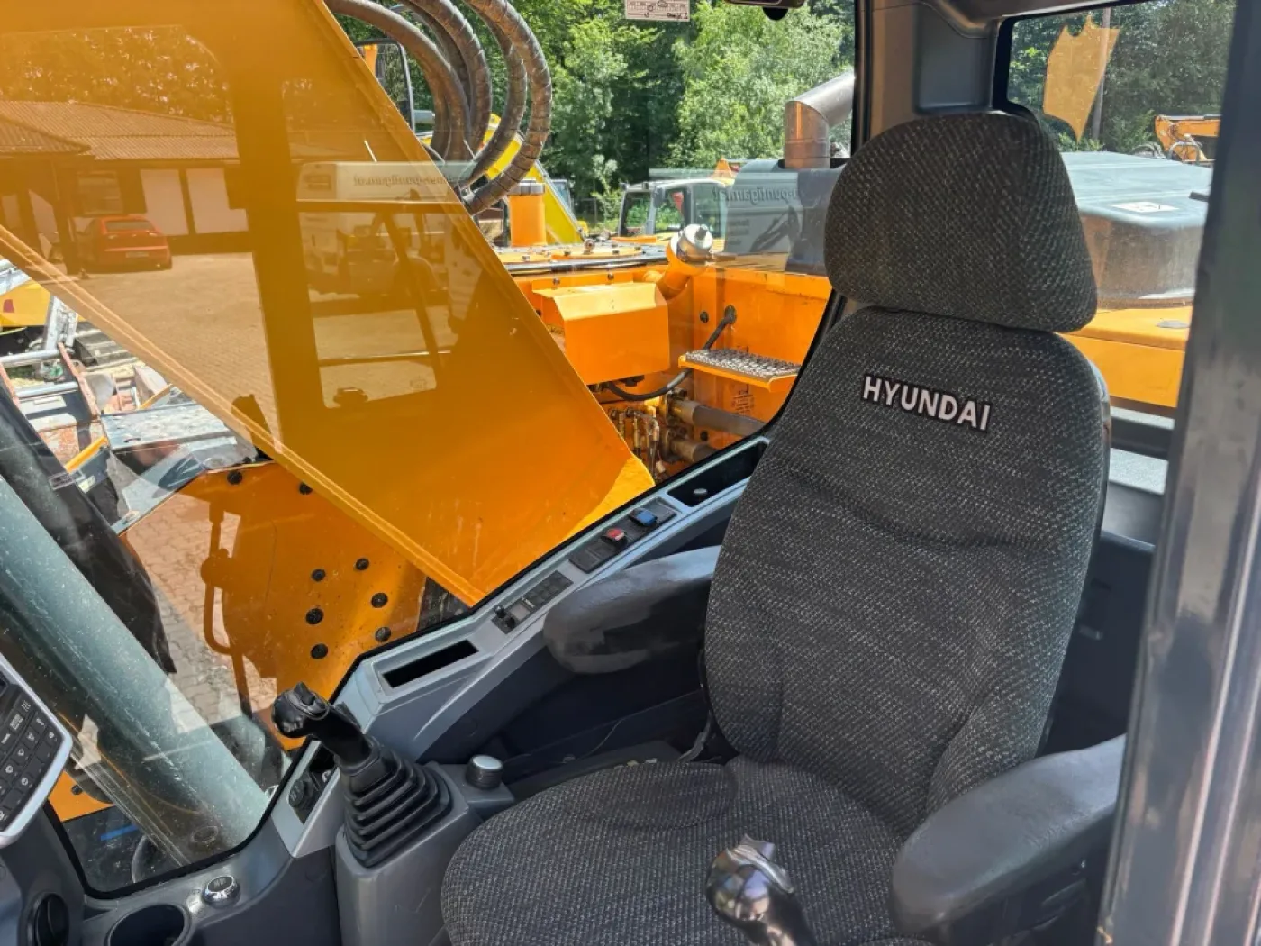 Hyundai - HX 235 LCR - 5