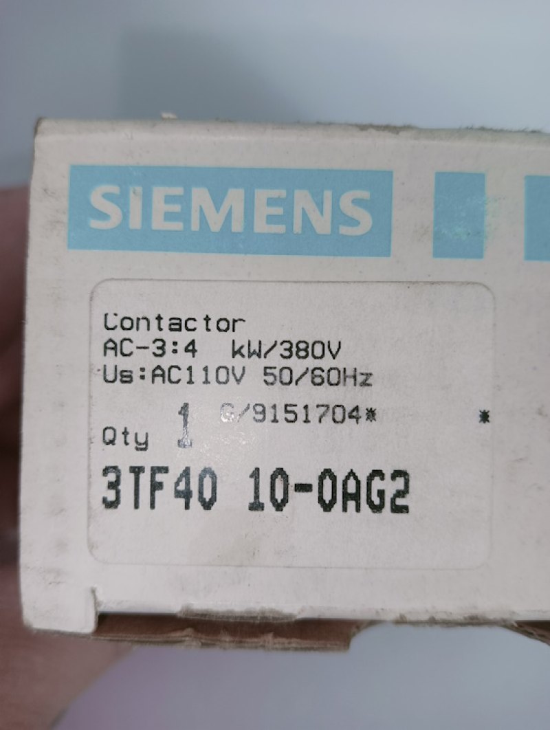 Siemens Schütz Nr. 3TF40 10-0AG2