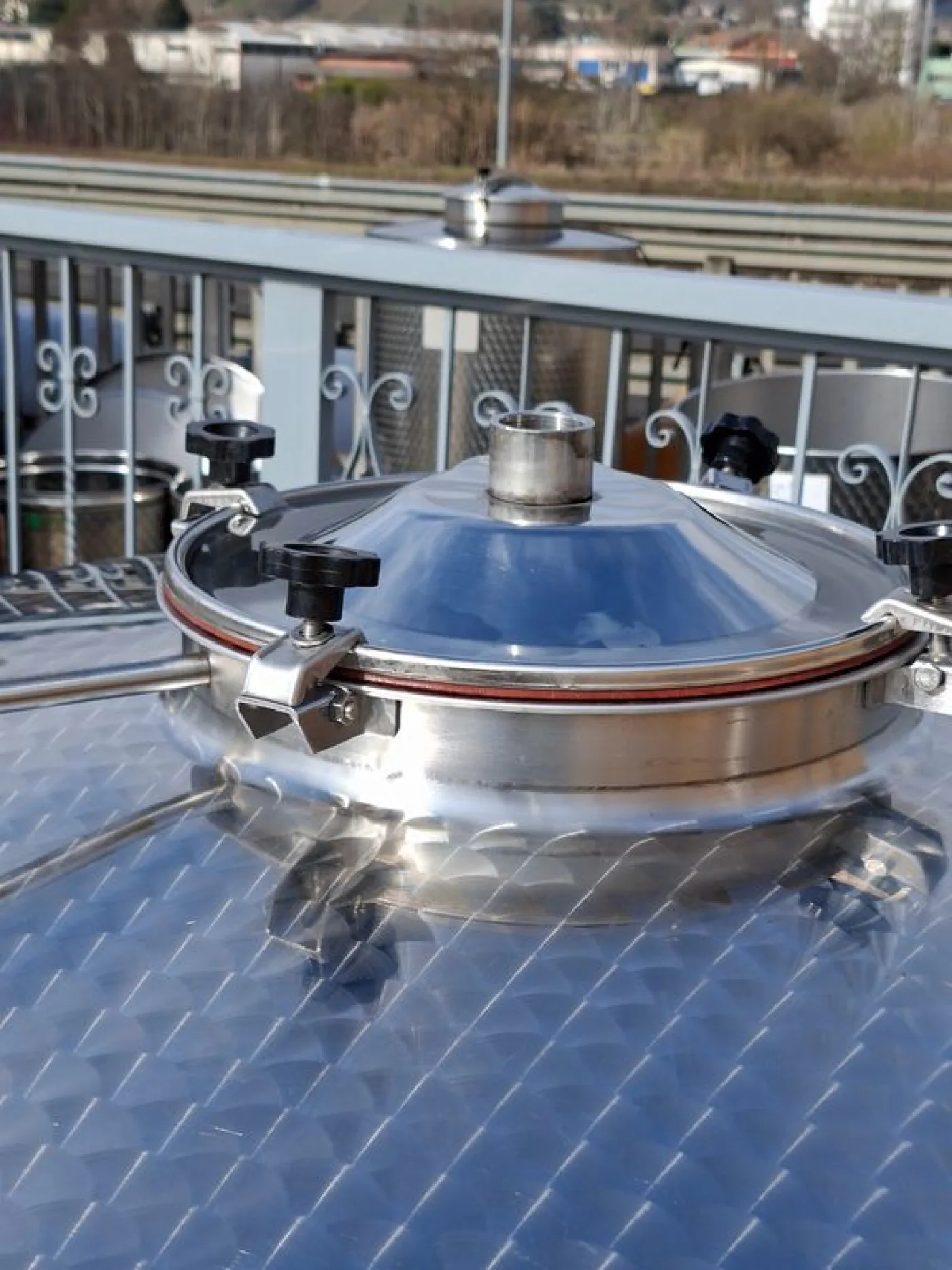STAINLESS STEEL TANK L.A. INOX, CAPACITY 2000 LITERS, STORAGE/VINIFICATION MODEL CONICAL BOTTOM, SECON HAND EQUIPMENT - 5