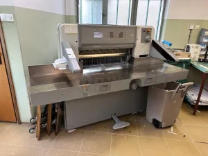 Polar 78 ES cutting machine