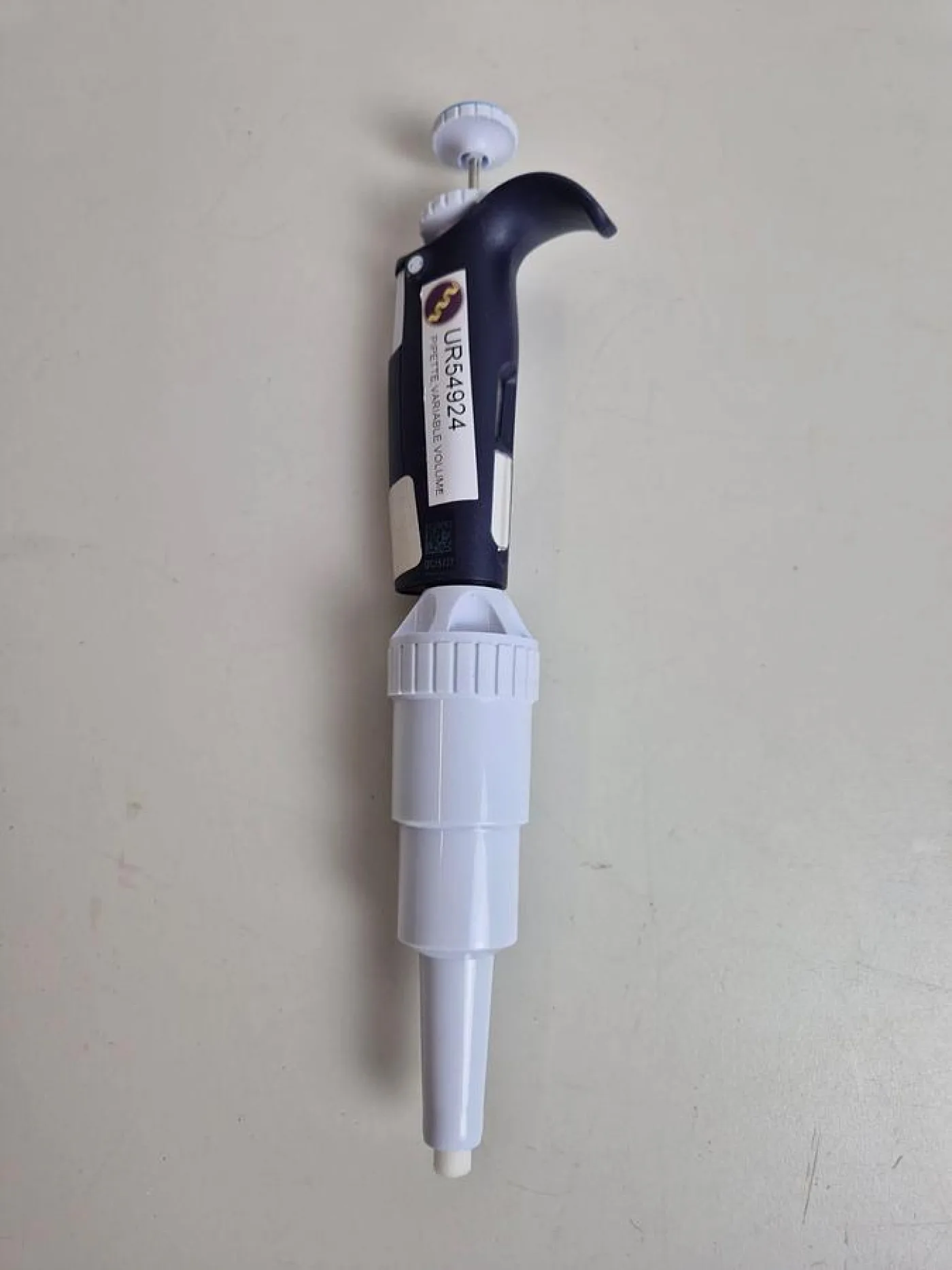 Gilson PIPETMAN L P10mL 1-10mL Single Channel Pipette Colour-code Light Blue - 1