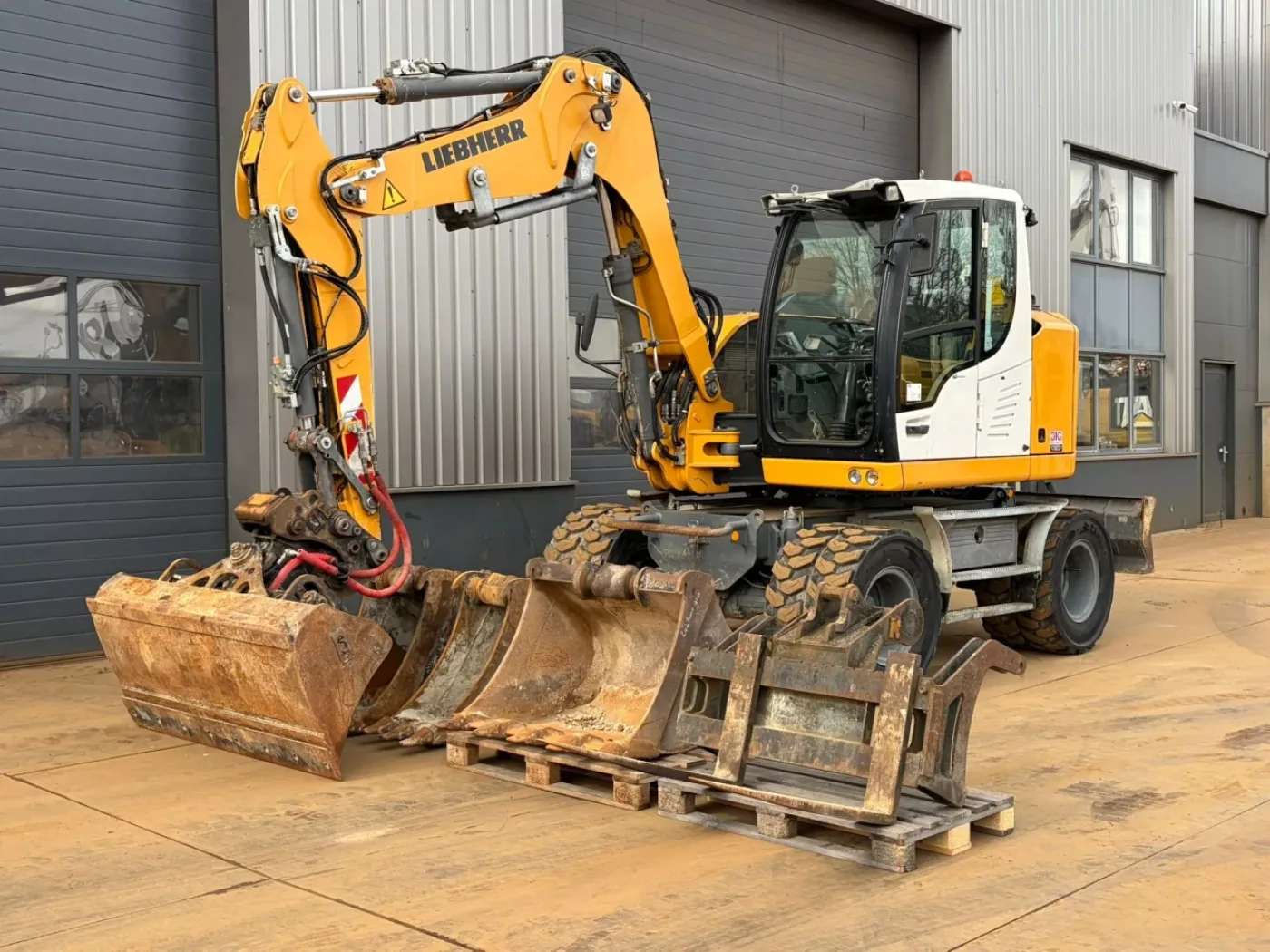 Liebherr 910 Compact - 2