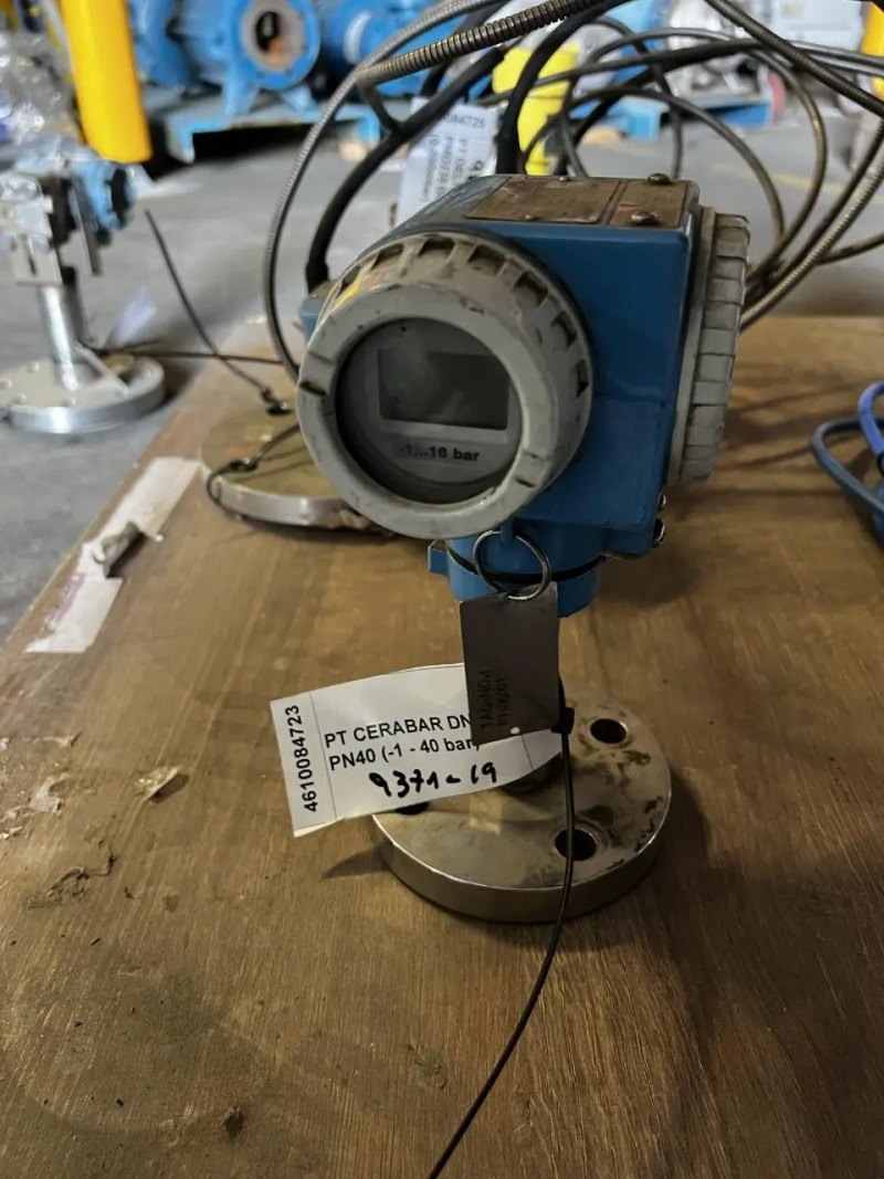 PRESSURE GAUGE C7064