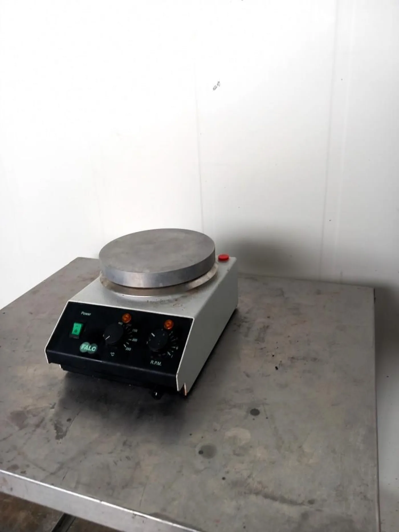 AGITATORE MAGNETICO CON PIASTRA RISCALDANTE – FALC – MOD. F70 - 2