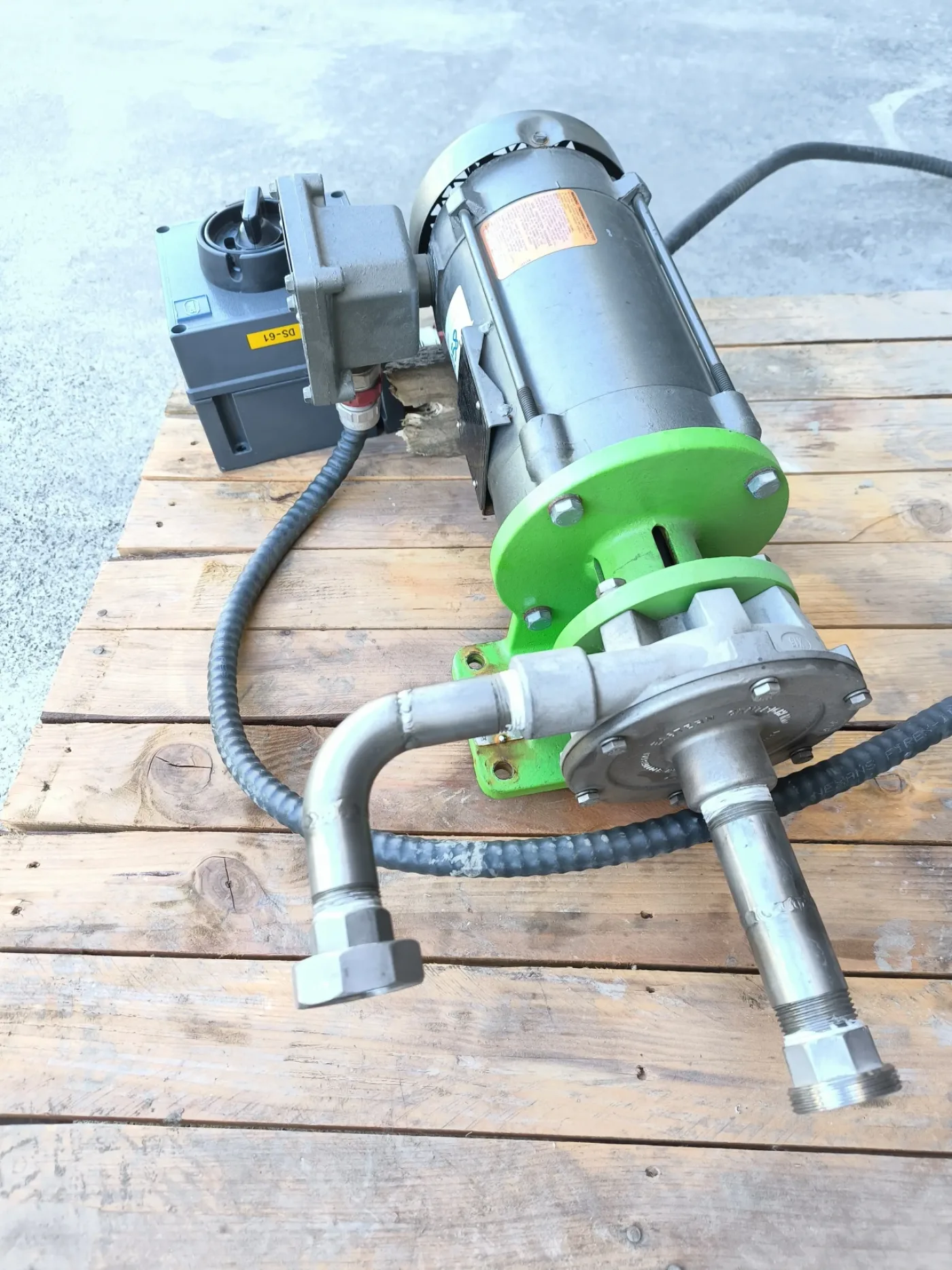CENTRIFUGAL PUMP EASTERN CENTRICHEM ECC1-AAPEDNSS WITH BALDOR MOTOR 0.37 kW - 4