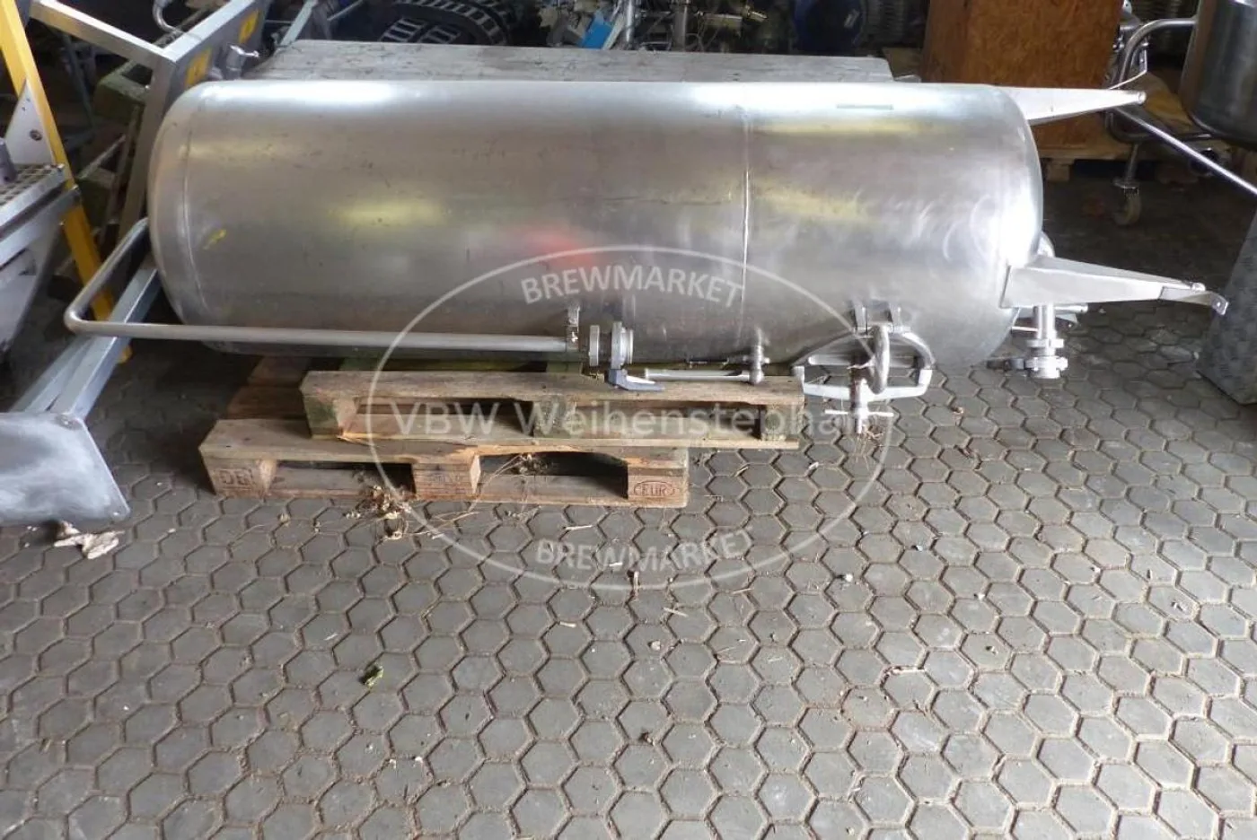 Pressure tank - 1