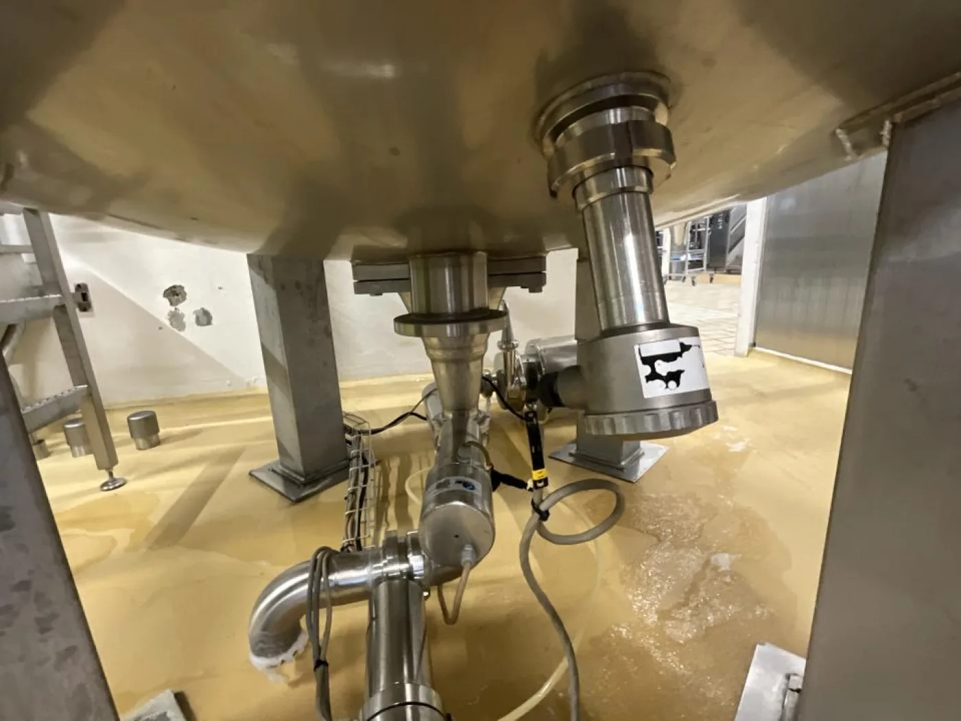 Unknown Circa 7000 Litre Stainless Steel Vertical Tank - 6