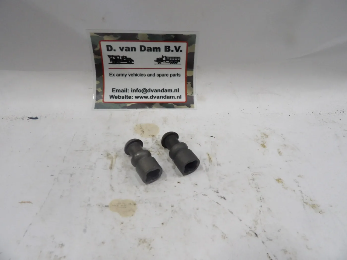 Klinknagel set bumper plaat (onder) - 1
