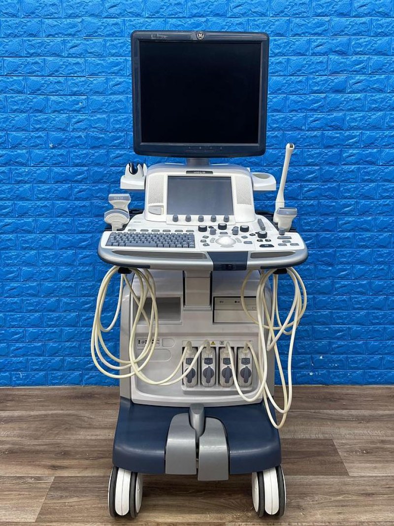 GE Logiq E9 YOM: 2014 With 4 Probes.
