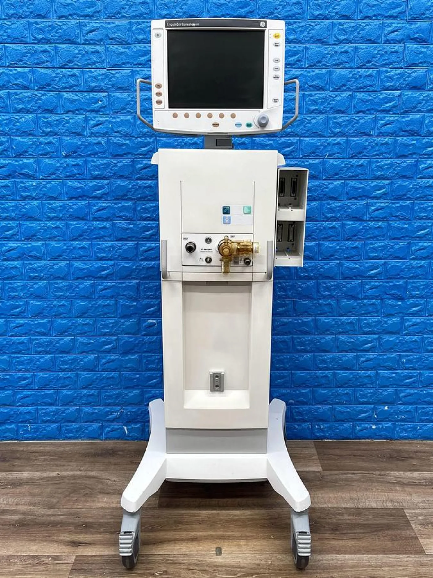 GE Engstrom Ventilator SW: 06.01 Hours: 21227 YOM: 2009 - 1