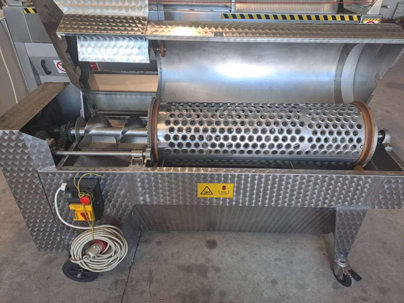 DESTEMMER CRUSHER ENOVENETA WITH INTERNAL RUBBER ROLLERS, SECOND-HAND MACHINE - 4
