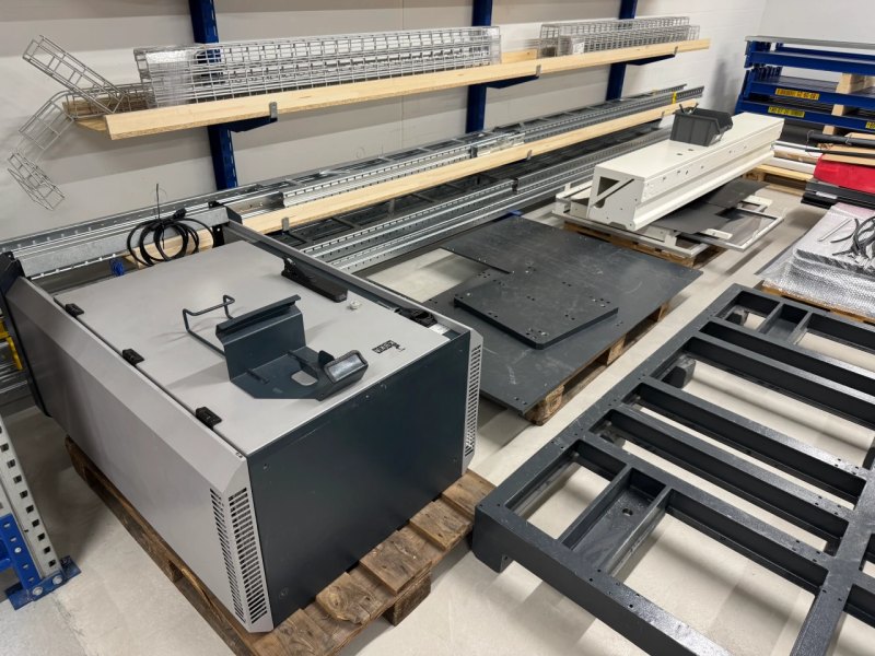 023568 - KUKA KR 16