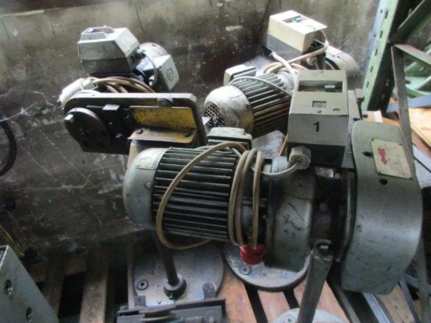 ASM-100 SCHWARZ 1975 - 3
