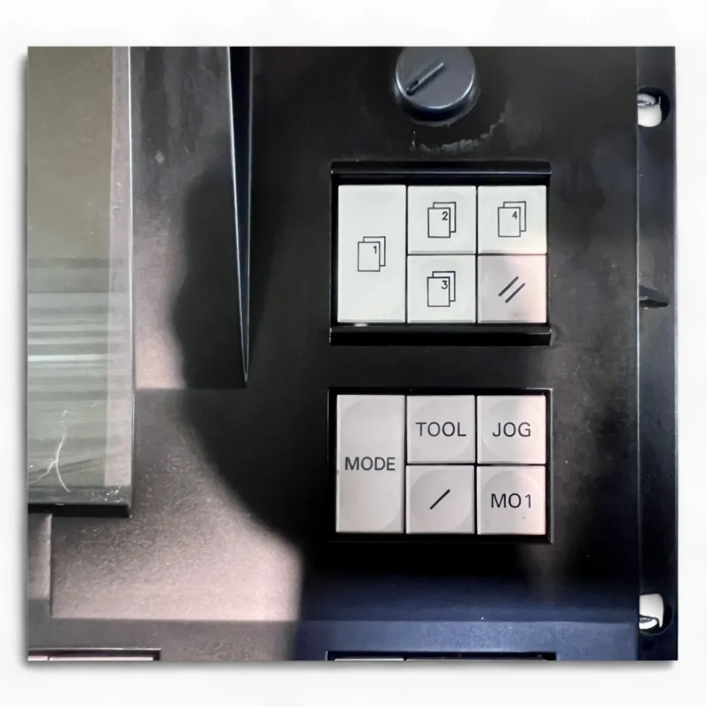 NUM CNC-Bedienfeld mit integriertem Display und Tastatur – Art.-Nr. 10 10 86 Ident-Nr. 0206204577A - 6