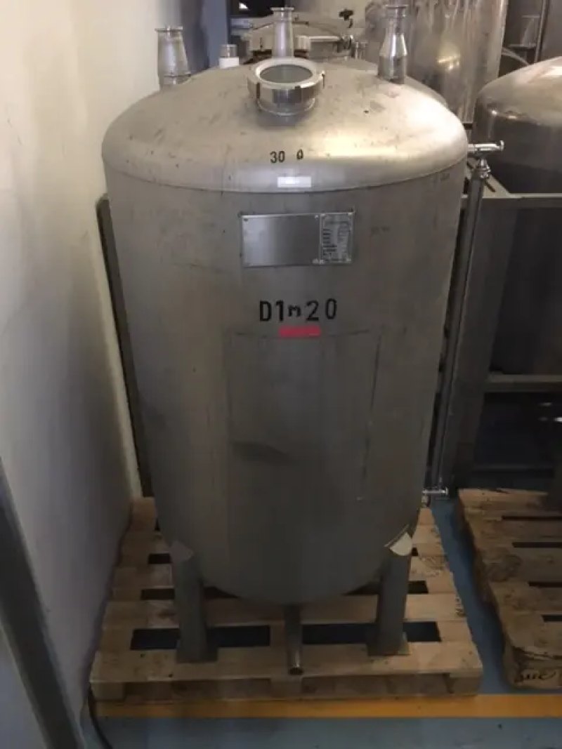 USED STAINLESS STEEL TANK 316 500 LITERS