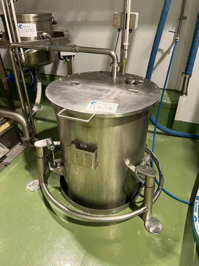STAINLESS STEEL HIGH SCHOOL TANK 520 LITERS