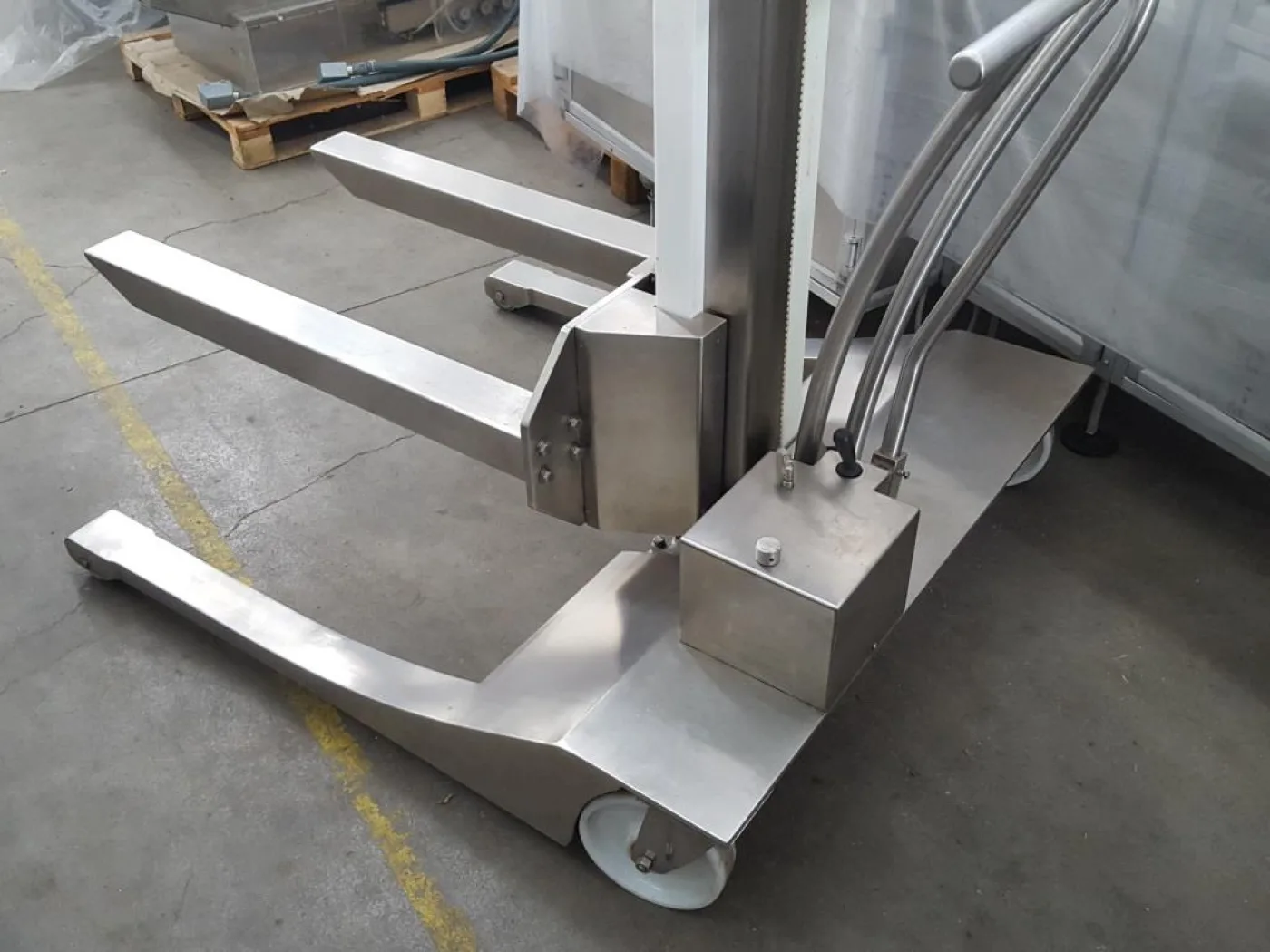 CARRELLO ELEVATORE PORTAFUSTI IDRAULICO – ISN – TECHNOLOGY - 7