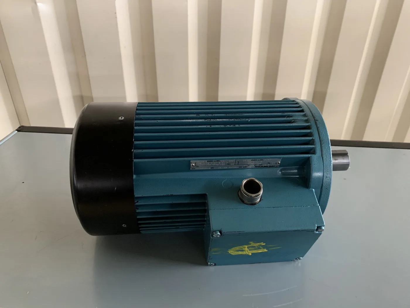 MOTEUR "GRUNDFOS" TYPE MG 100 LA4 - 1