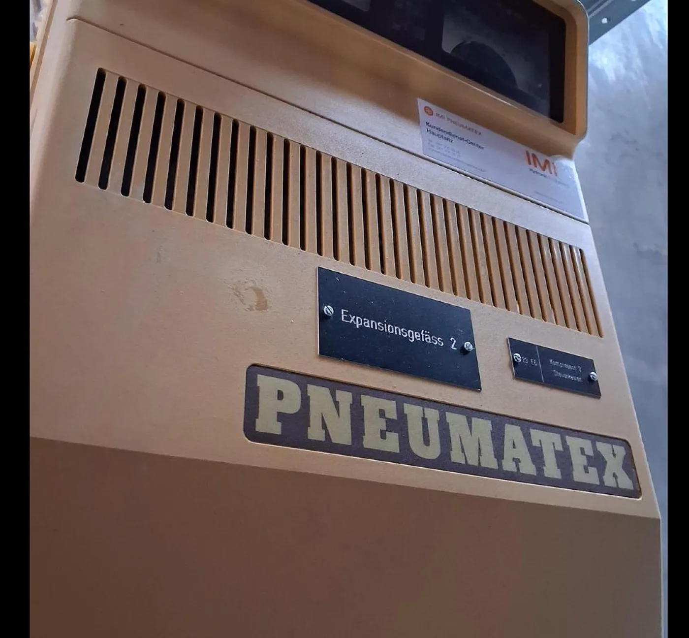 Pneumatex EG Expansionsgefäße mit einem Fassungsvermögen von jeweils 300 Litern - 5