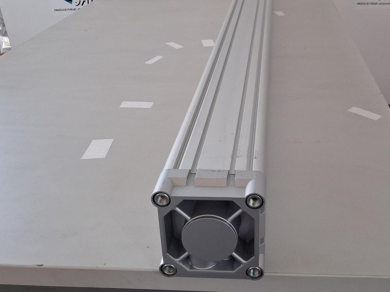 Linearachse / Linearachseinheit 1.650 mm mit Kugelgewindetrieb