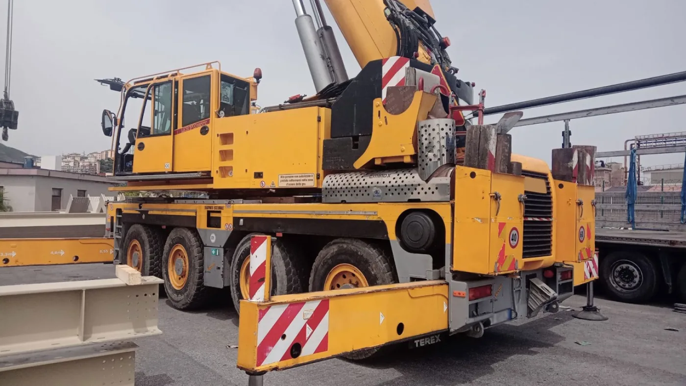 Kobelco CK 1600-II Crawler Crane - 5