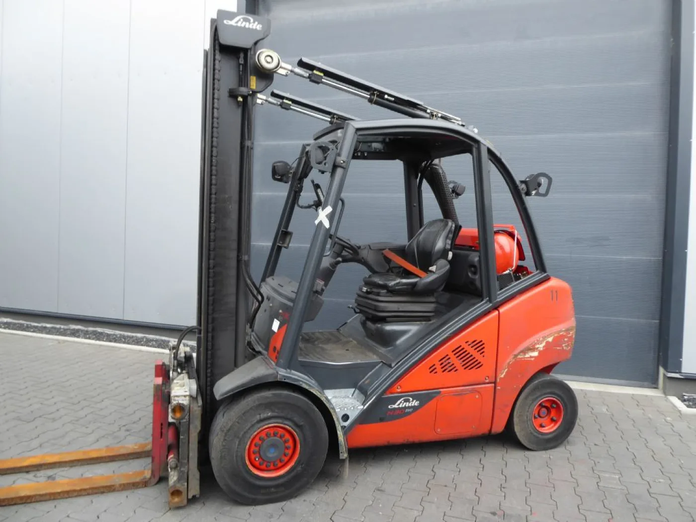 Linde H30T-02 - 3