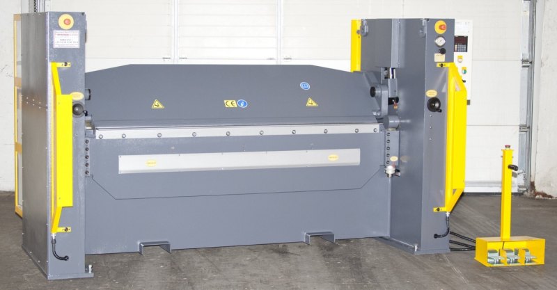 Hydraulische Schwenkbiegemaschine AMH 2045