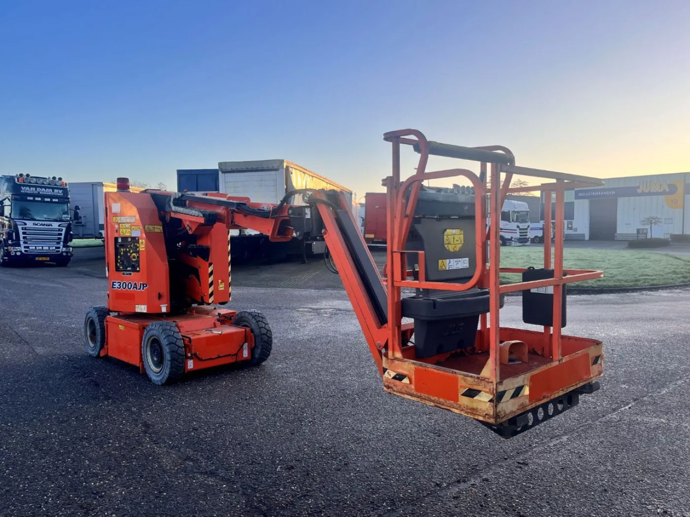 JLG E300AJP - 3