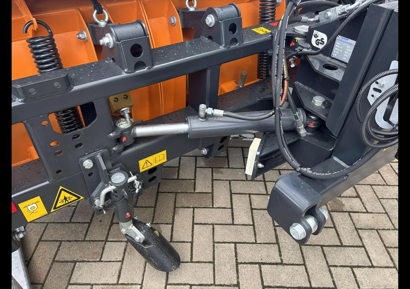 Aebi Schmidt Tarron MS 30.1 - Dreipunktaufnahme - 8