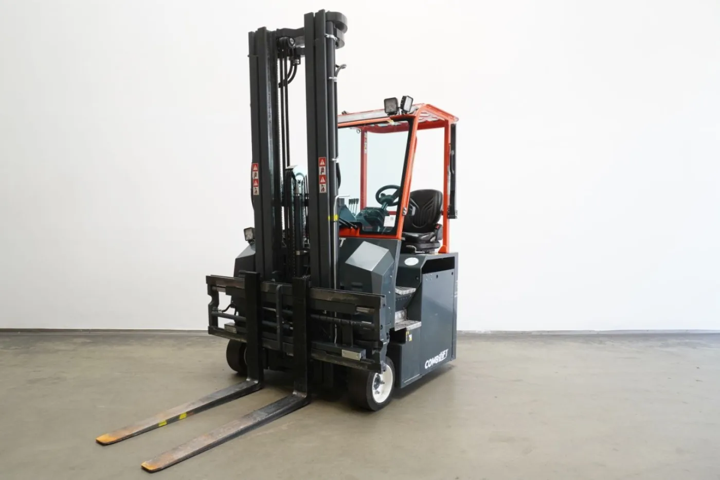 4-Wegestapler Combilift CBE3000 (2022) - 1