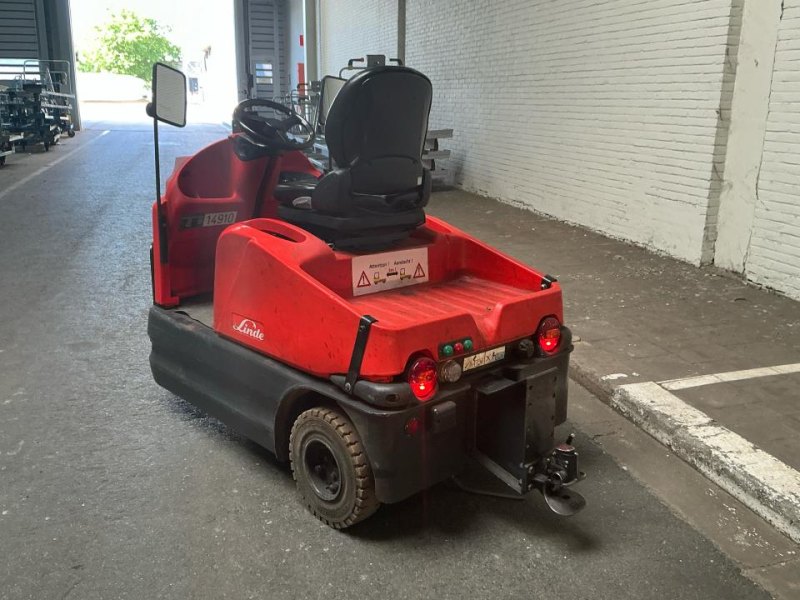 2010 Linde Tow Tractor