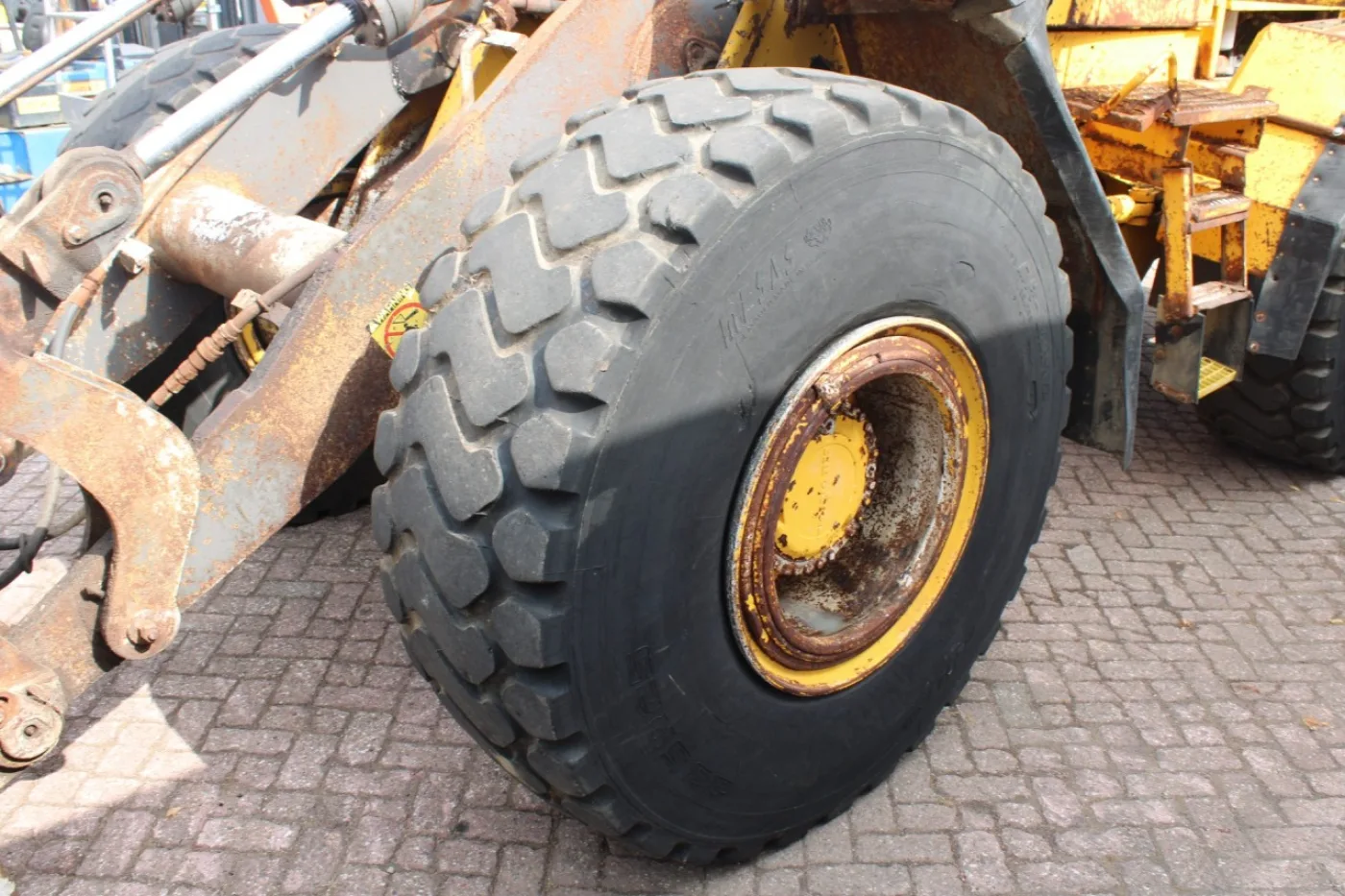 Volvo L 120 B - 3