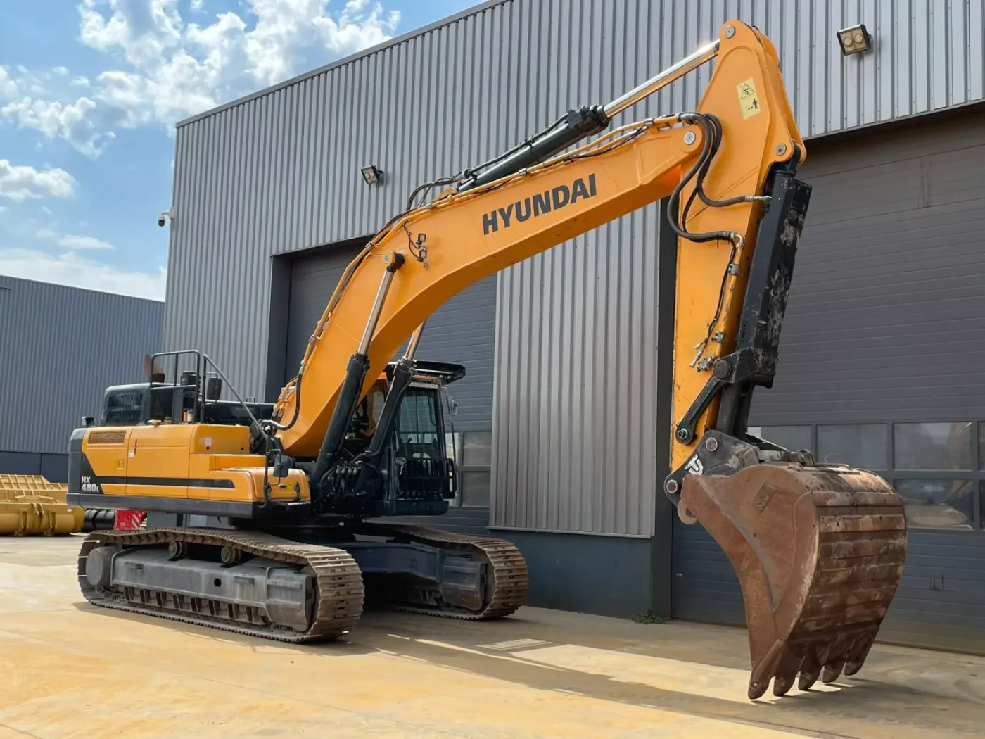 Hyundai HX480L - 7
