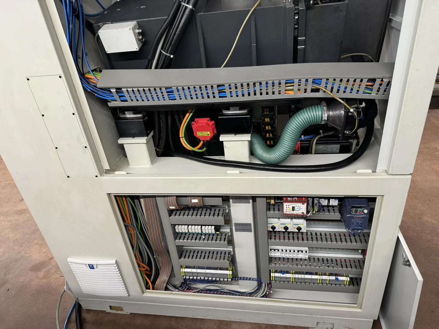 TOUR AUTOMATIQUE CNC TORNOS DECO 10 - 3