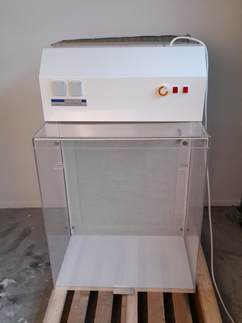1358 - Used Prettl horizontal laminar flow cabinet