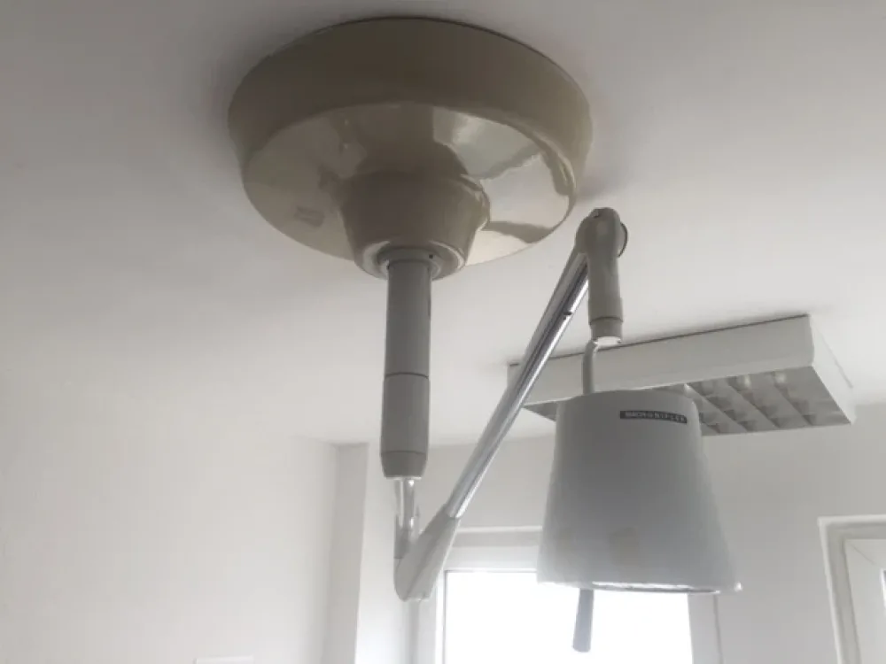 Dr. Mach Uniflex OP-Lampe/Untersuchungslampe (Deckenmontage)