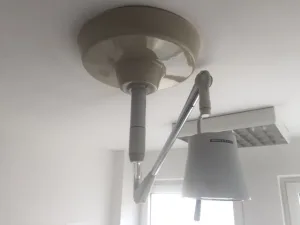 Dr. Mach Uniflex OP-Lampe/Untersuchungslampe (Deckenmontage)