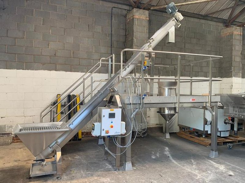 COMPLETE LINE: Auger Filler Incline Conveyor with Gantry