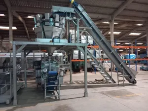 Pesadora ISHIDA CCW-R-210W-S com ensacamento INNO-TECH 3200R