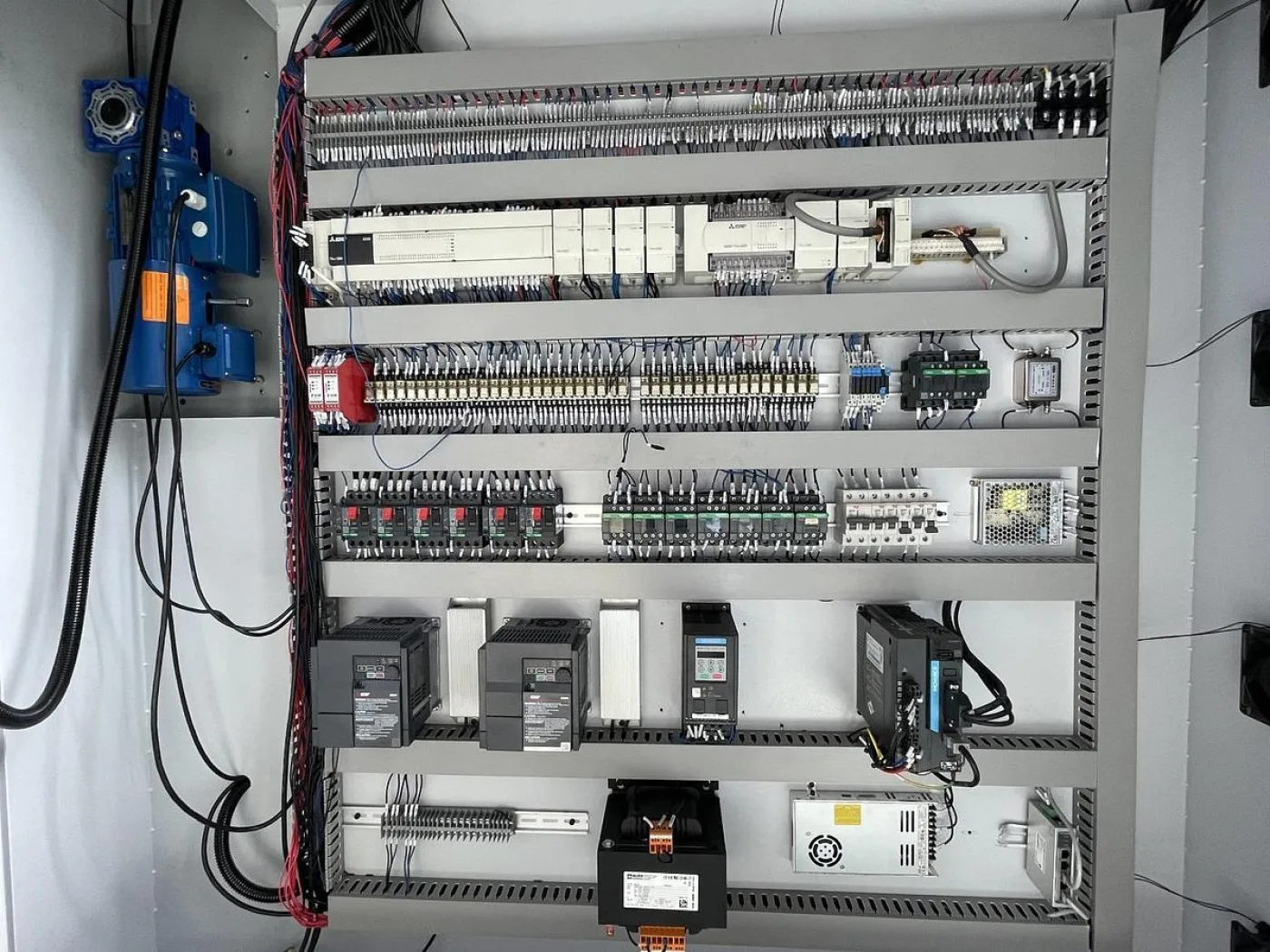 BBS 1060CS-E Die Cutting and Blanking - 3