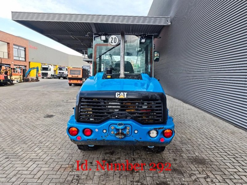 Caterpillar 906 M Bucket + Forks!