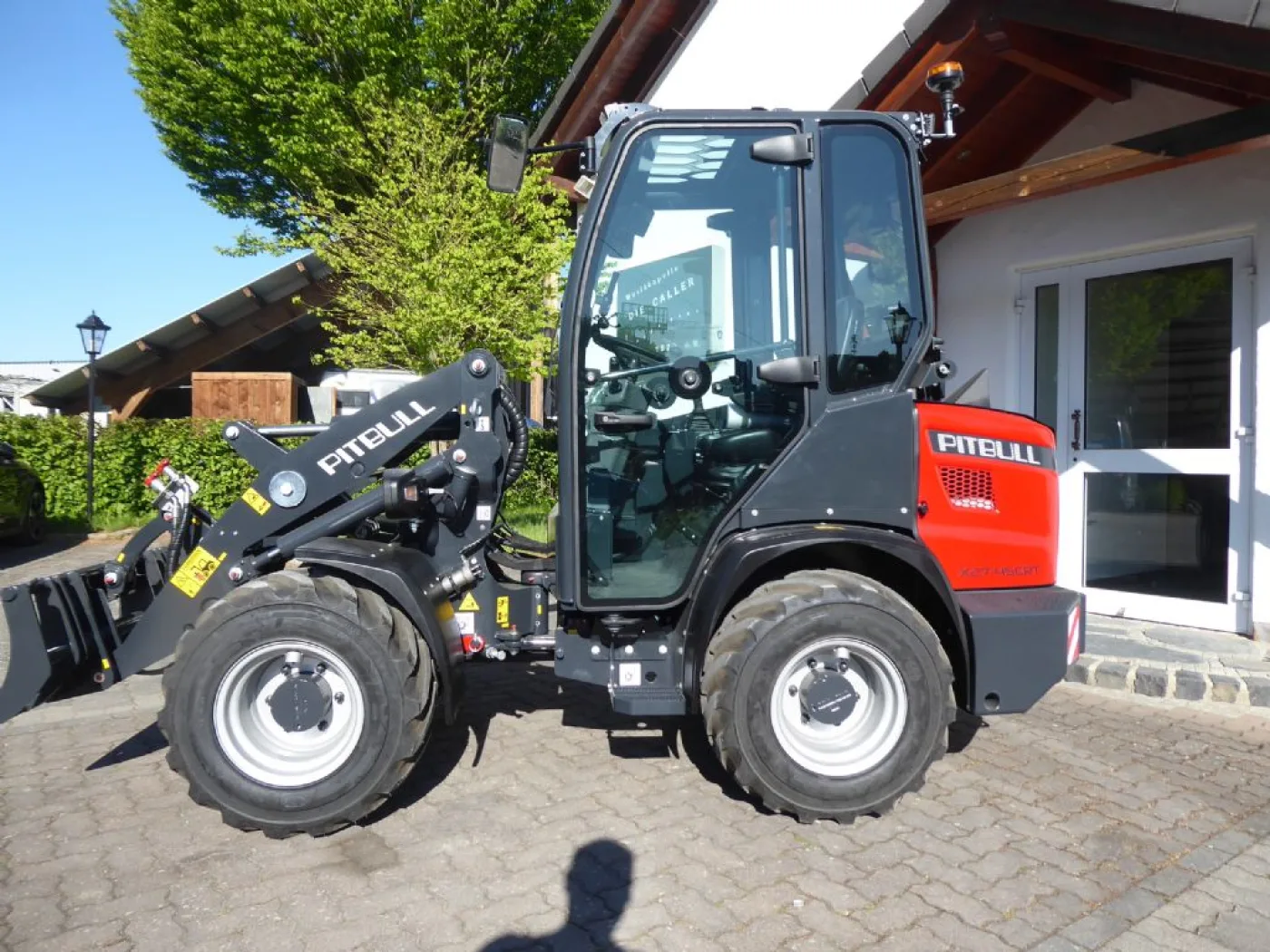 Pitbull Pitbull X27-45 mit Linde Hydrostat - 4