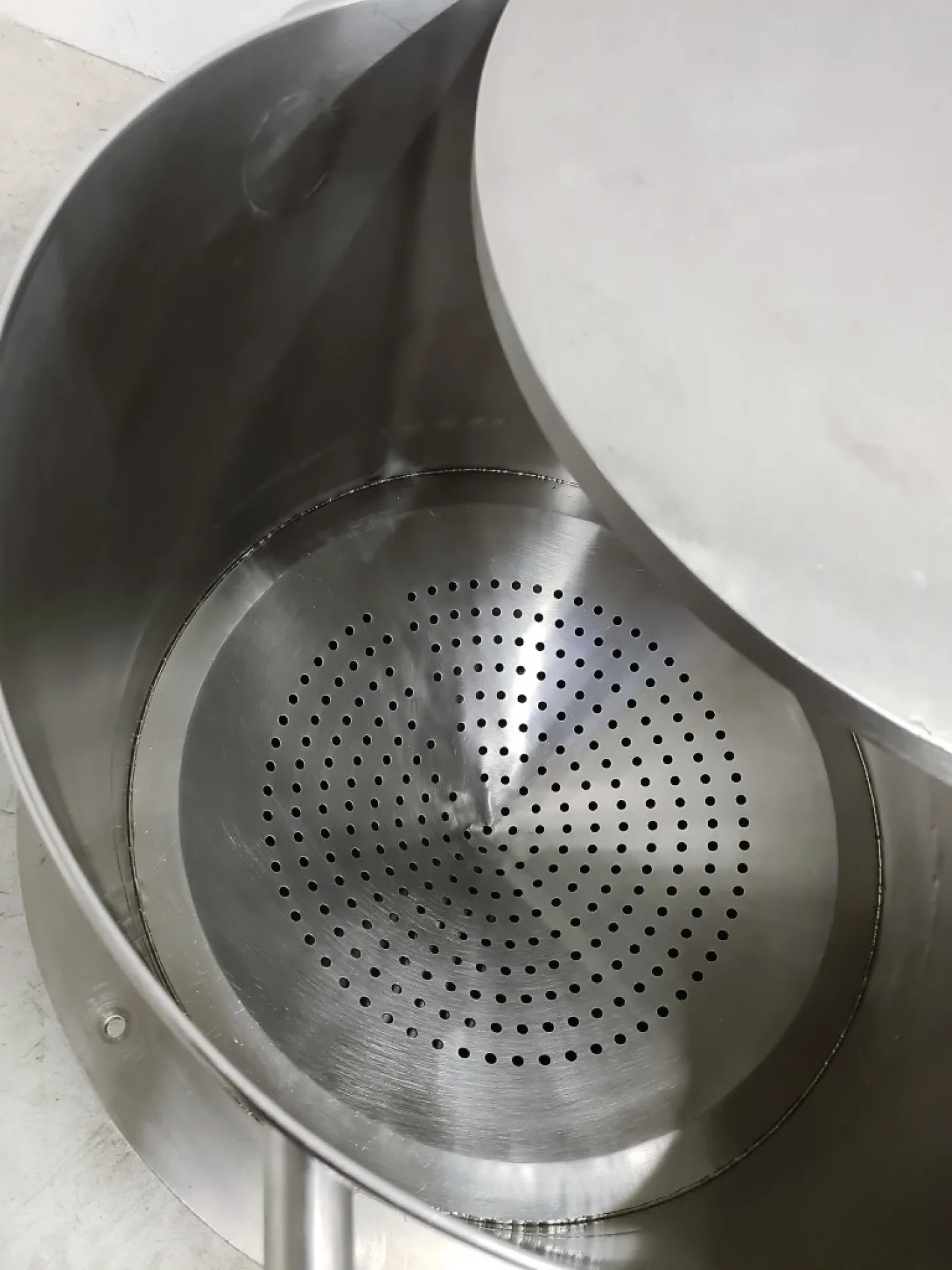 SERBATOIO CARRELLATO CON SISTEMA DI FILTRAZIONE 100 LT - 3