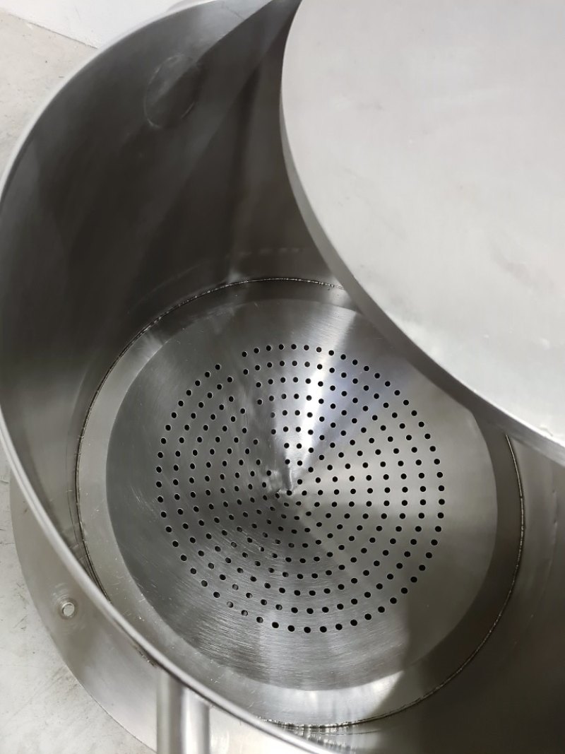 SERBATOIO CARRELLATO CON SISTEMA DI FILTRAZIONE 100 LT