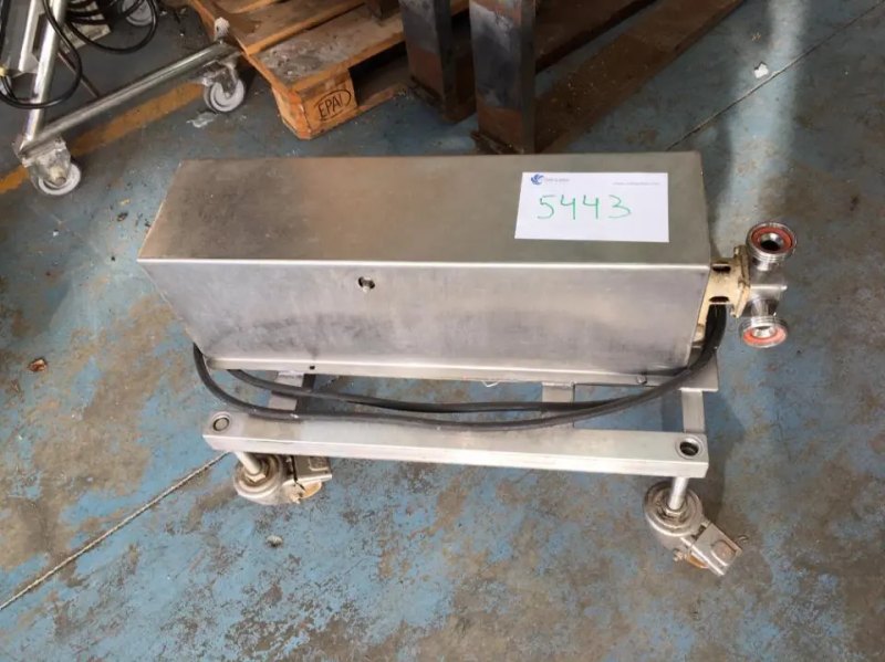 USED STAINLESS STEEL DISPENSER