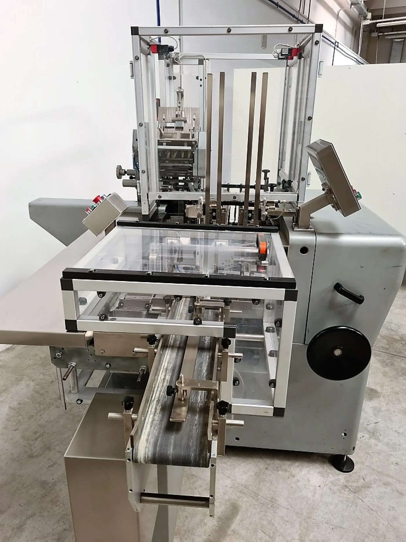 ASTUCCIATRICE AUTOMATICA ORIZZONTALE – CAM-APRIL FARMA – MOD.P2R - 6